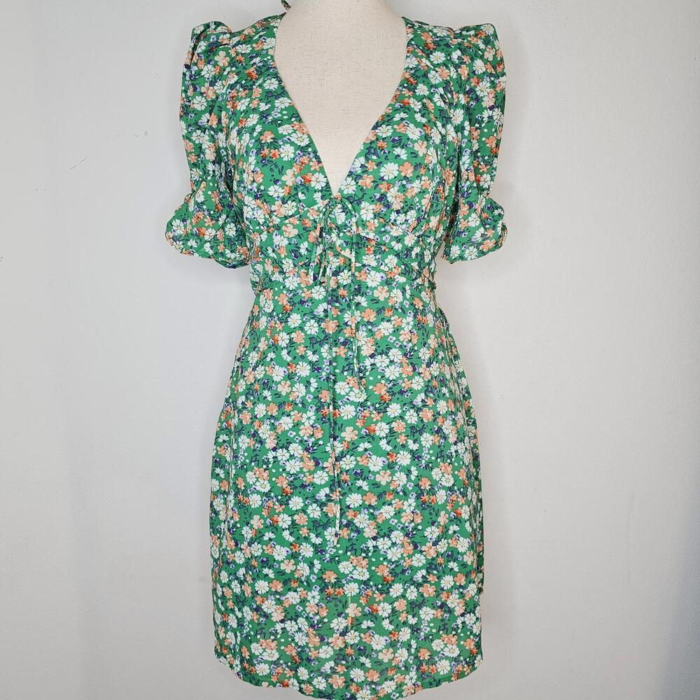 NWT Kiss the Sky Women's Green Floral Dress Size Medium